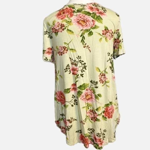 Lime & Chilli Green Floral Short Sleeve Top with Criss Cross‎ Neckline - Picture 3 of 8
